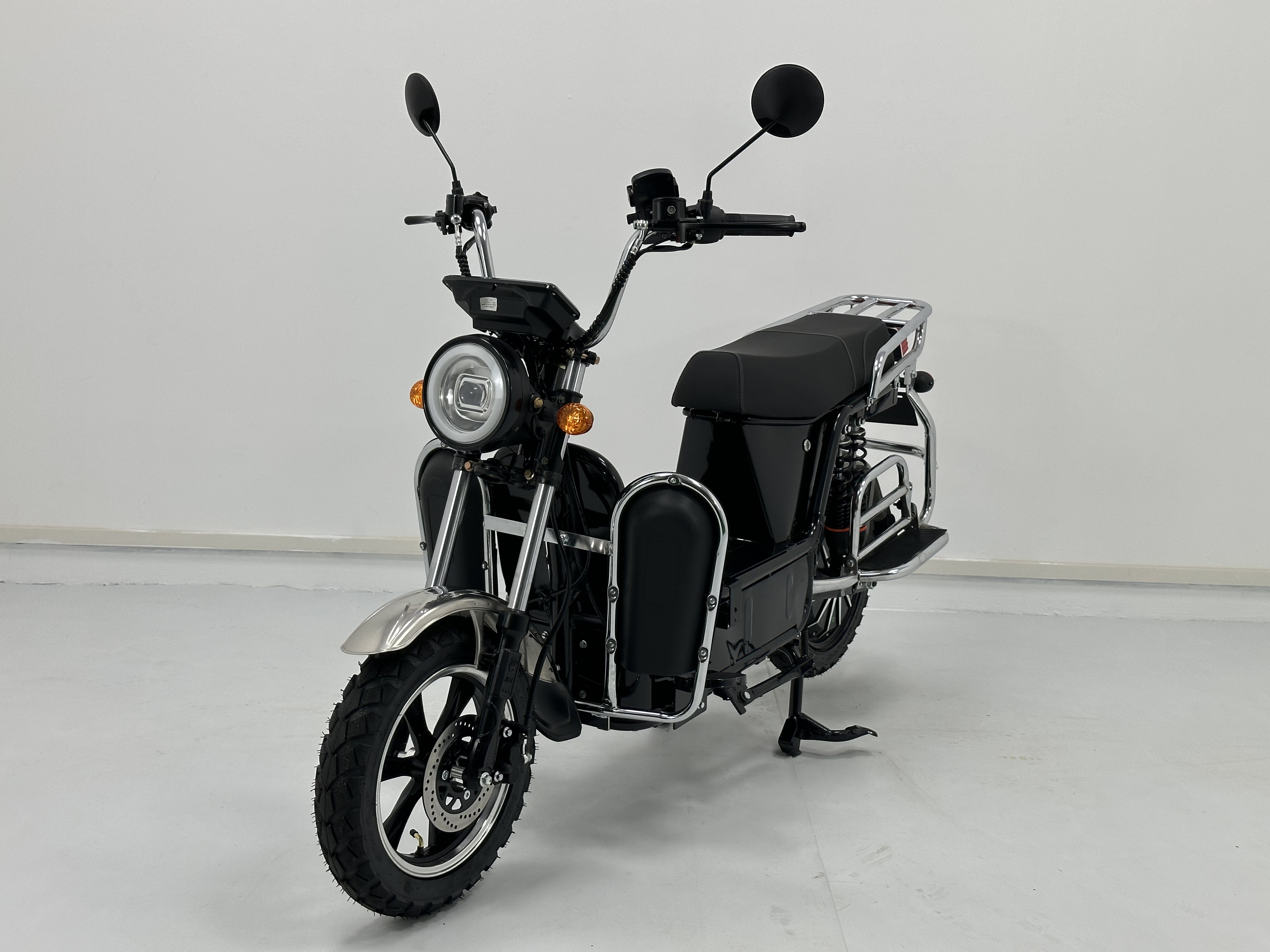 EM19